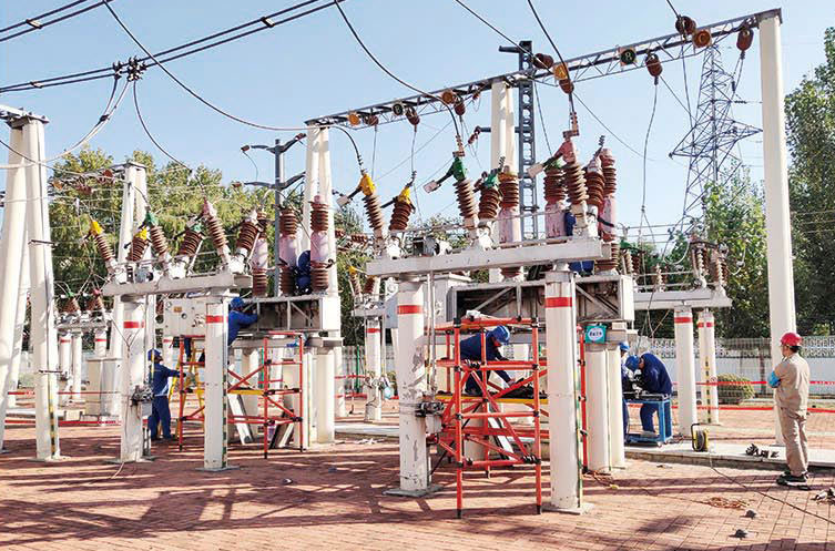 張家口110KV崇禮、廊坊220KV、龍河、康仙、天津110KV薊東等變電站斷路器維修及更換工程
