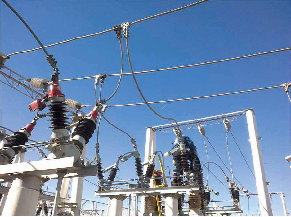 張家口康保110KV變電站對35KV隔離開關(guān)進(jìn)行安裝調(diào)試工作